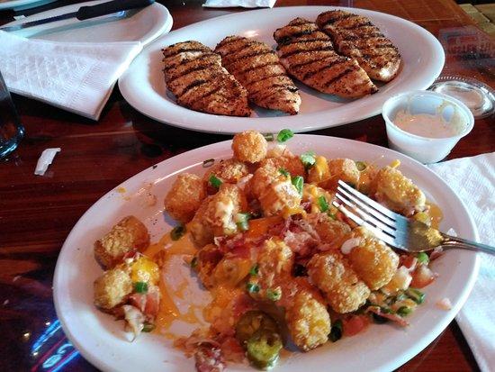 Rooster's Restaurant & Bar